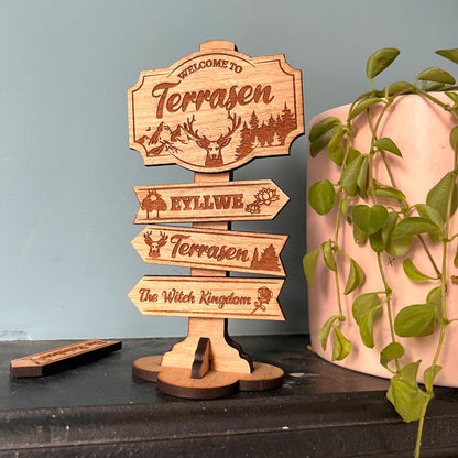 Throne of Glass Wooden Mini Sign Posts