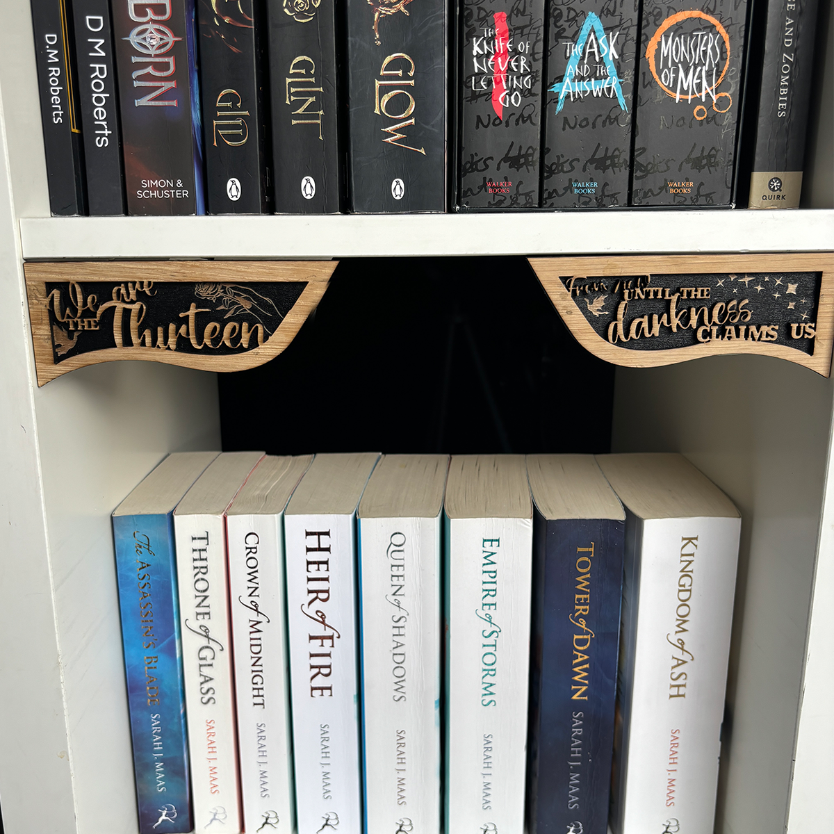 We are the Thirteen - Throne of Glass Shelf Hanger set